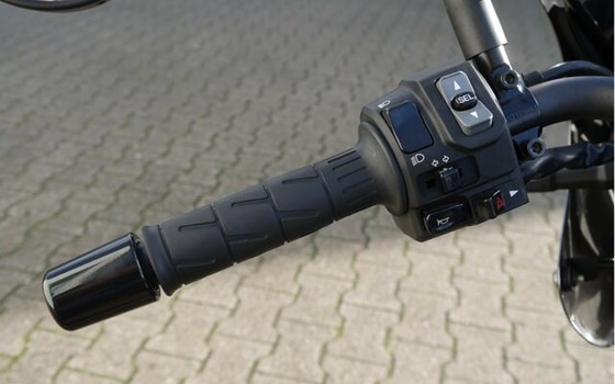 Gebrauchtmotorrad Kawasaki Z900 RS Cafe - Bild 15