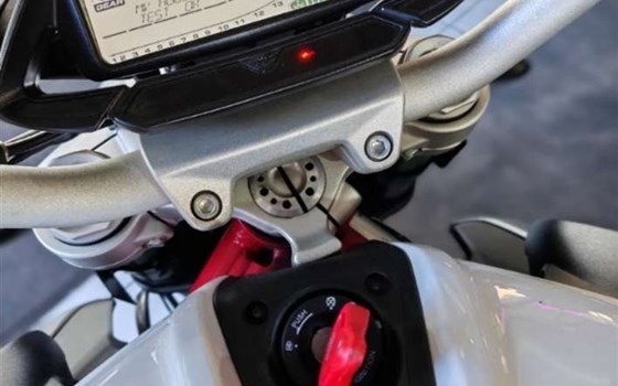 Gebrauchtmotorrad MV Agusta Brutale 800 - Bild 14 Gebrauchtmotorrad MV Agusta Brutale 800 - Bild 14