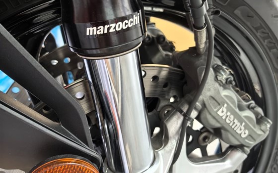 Gebrauchtmotorrad MV Agusta Brutale 800 - Bild 4 Gebrauchtmotorrad MV Agusta Brutale 800 - Bild 4