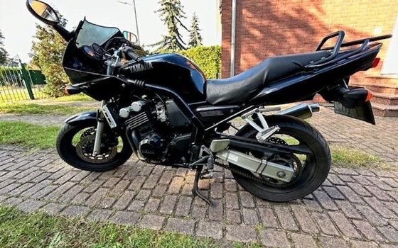 Gebrauchtmotorrad Yamaha FZS 600 Fazer - Bild 5