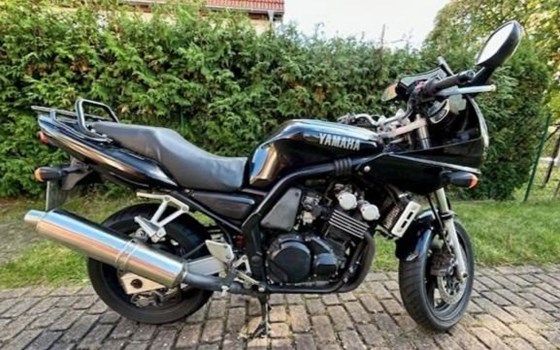 Gebrauchtmotorrad Yamaha FZS 600 Fazer - Bild 6