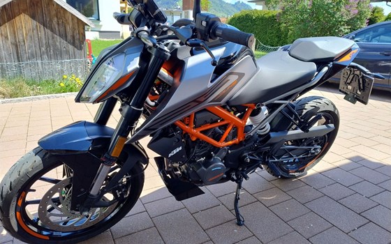 Gebrauchtmotorrad KTM 125 Duke - Bild 2 Gebrauchtmotorrad KTM 125 Duke - Bild 2