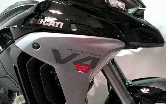Gebrauchtmotorrad Ducati Multistrada V4 S Grand Tour - Bild 9