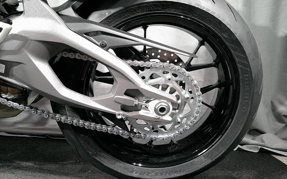 Gebrauchtmotorrad Ducati Panigale V2 S - Bild 12