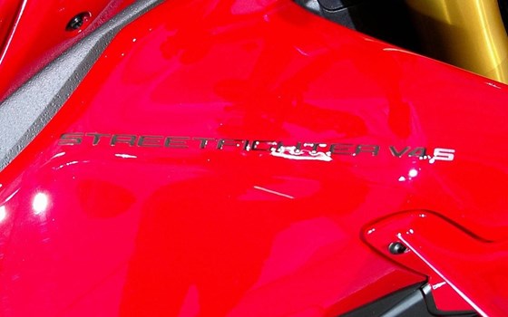 Gebrauchtmotorrad Ducati Streetfighter V4 S - Bild 13