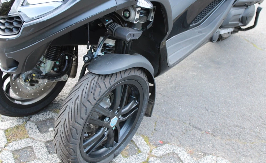 Angebot Piaggio MP3 300 Sport Bild 10: Angebot Piaggio MP3 300 Sport