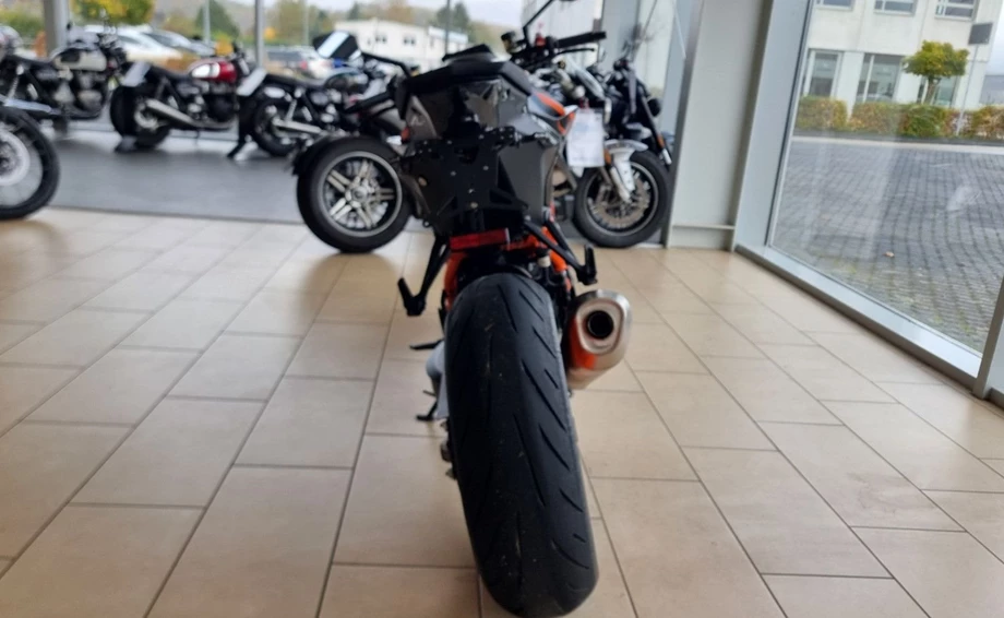 Angebot KTM 1290 Super Duke R EVO Bild 4: Angebot KTM 1290 Super Duke R EVO