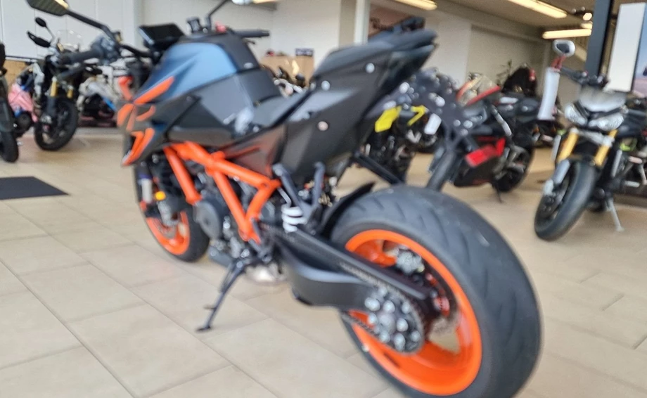 Angebot KTM 1290 Super Duke R EVO Bild 5: Angebot KTM 1290 Super Duke R EVO