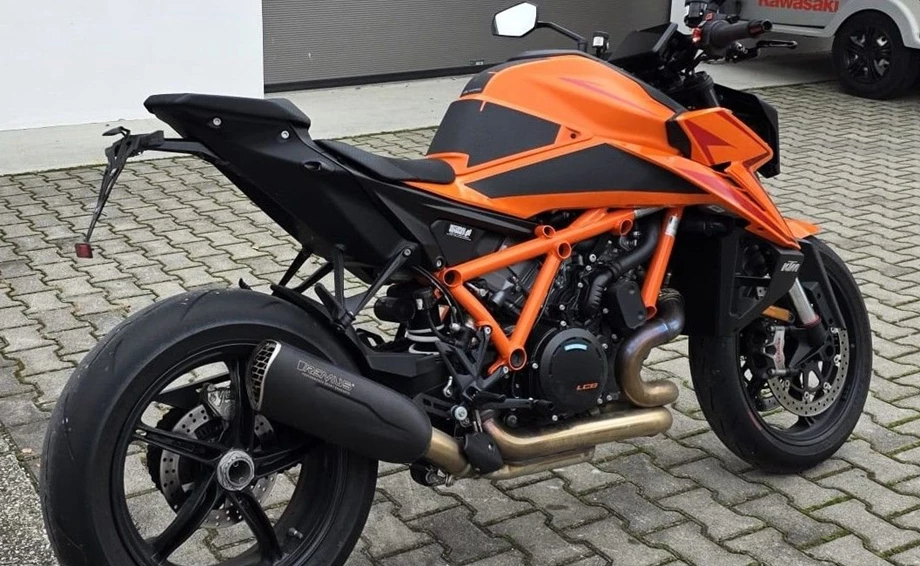 Angebot KTM 1390 Super Duke R EVO Bild 3: Angebot KTM 1390 Super Duke R EVO
