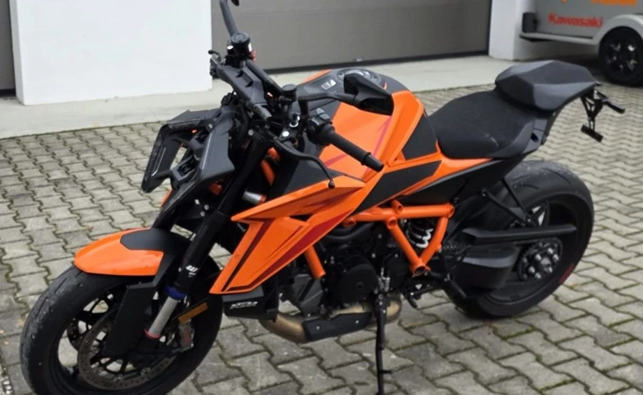 Angebot KTM 1390 Super Duke R EVO Bild 6: Angebot KTM 1390 Super Duke R EVO
