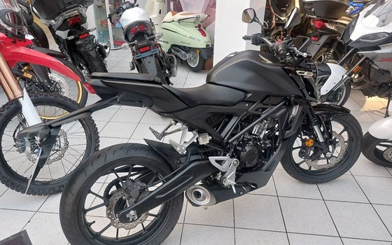 Gebrauchtmotorrad Honda CB125R - Bild 1