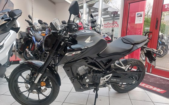 Gebrauchtmotorrad Honda CB125R - Bild 2