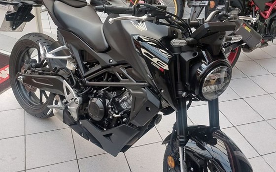 Gebrauchtmotorrad Honda CB125R - Bild 3