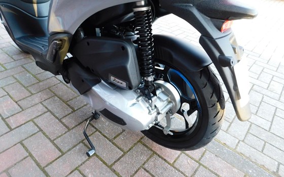 Neufahrzeug Piaggio Liberty 125 S - Bild 24