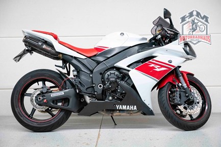 Yamaha R1