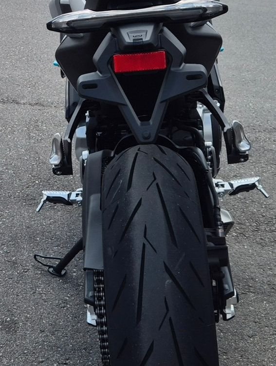 Zum Vergrößern bitte anklicken! Angebot CFMOTO 675SR-R