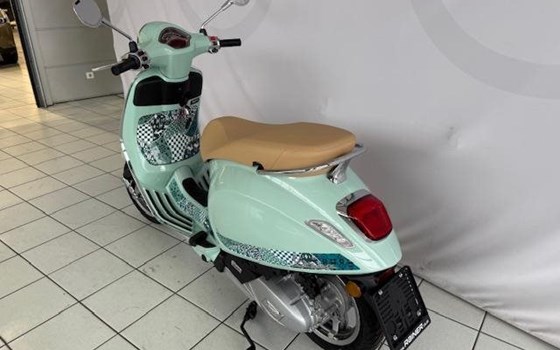 Neufahrzeug Vespa Primavera 125 Batik - Bild 4 Neufahrzeug Vespa Primavera 125 Batik - Bild 4