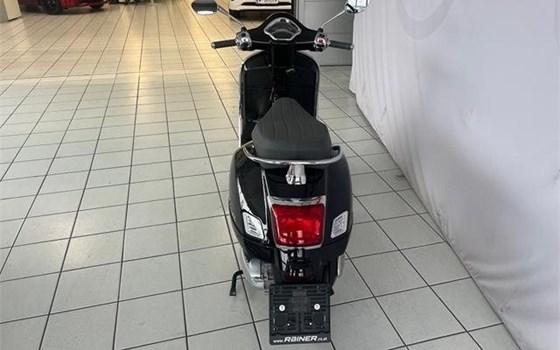 Neufahrzeug Vespa GTS 300 - Bild 4 Neufahrzeug Vespa GTS 300 - Bild 4