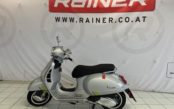 Gebrauchtmotorrad Vespa GTS 300 hpe Super Tech - Bild 1 Gebrauchtmotorrad Vespa GTS 300 hpe Super Tech - Bild 1