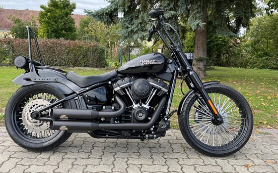 Gebrauchtmotorrad Harley-Davidson Softail Street Bob FXBB - Bild 1 Gebrauchtmotorrad Harley-Davidson Softail Street Bob FXBB - Bild 1