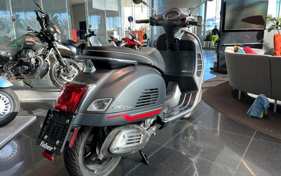 Gebrauchtmotorrad Vespa GTS 300 - Bild 2 Gebrauchtmotorrad Vespa GTS 300 - Bild 2