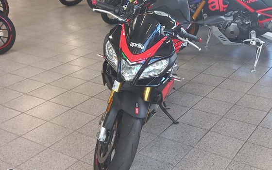 Gebrauchtmotorrad Aprilia Tuono V4 1100 RR - Bild 2 Gebrauchtmotorrad Aprilia Tuono V4 1100 RR - Bild 2