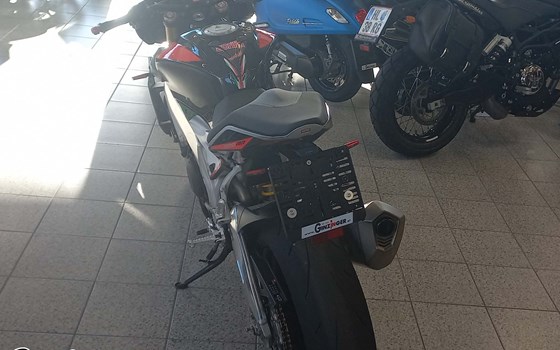 Gebrauchtmotorrad Aprilia Tuono V4 1100 RR - Bild 4 Gebrauchtmotorrad Aprilia Tuono V4 1100 RR - Bild 4