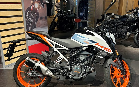 Neufahrzeug KTM 125 Duke - Bild 2 Neufahrzeug KTM 125 Duke - Bild 2