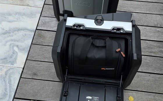 Gebrauchtmotorrad KTM 1290 Super Adventure S - Bild 5 Gebrauchtmotorrad KTM 1290 Super Adventure S - Bild 5