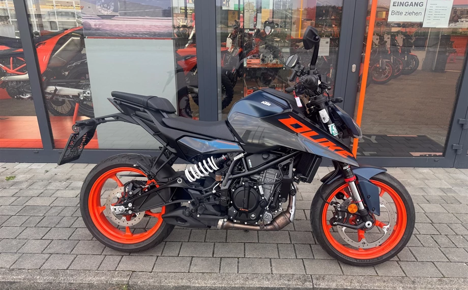 Angebot KTM 125 Duke Bild 2: Angebot KTM 125 Duke