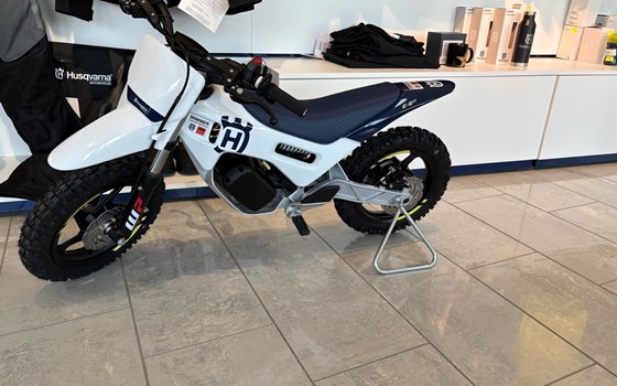 Neufahrzeug Husqvarna EE 2 - Bild 1 Neufahrzeug Husqvarna EE 2 - Bild 1