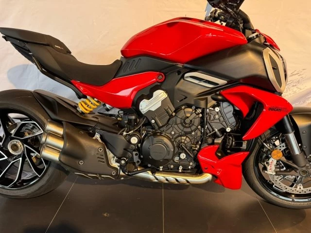 Angebot Ducati Diavel V4 Bild 4: Angebot Ducati Diavel V4