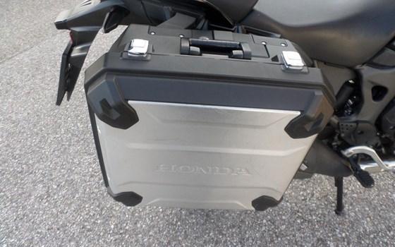 Gebrauchtmotorrad Honda CRF1000L Africa Twin DCT - Bild 14 Gebrauchtmotorrad Honda CRF1000L Africa Twin DCT - Bild 14