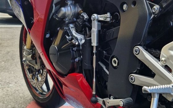 Gebrauchtmotorrad Honda CBR1000RR-R Fireblade SP - Bild 5