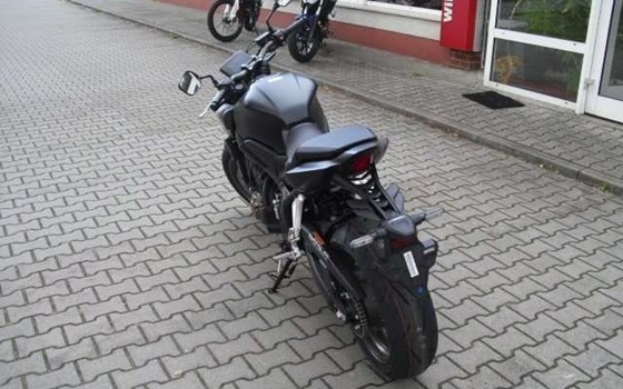 Neufahrzeug Honda CB650R E-Clutch - Bild 4