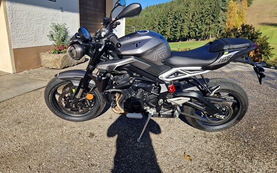 Gebrauchtmotorrad Triumph Street Triple 765 R - Bild 1