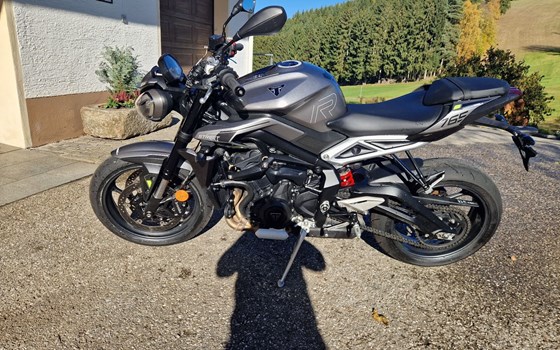 Gebrauchtmotorrad Triumph Street Triple 765 R - Bild 1