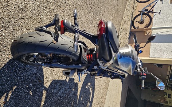 Gebrauchtmotorrad Triumph Street Triple 765 R - Bild 3 Gebrauchtmotorrad Triumph Street Triple 765 R - Bild 3