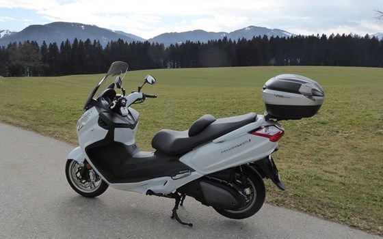 Gebrauchtmotorrad Sym MaxSym 600i - Bild 2 Gebrauchtmotorrad Sym MaxSym 600i - Bild 2