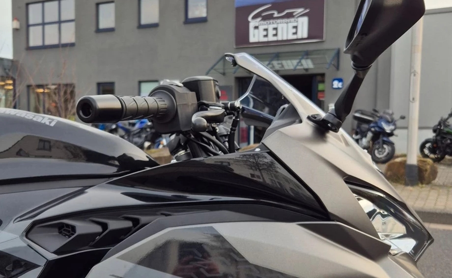 Angebot Kawasaki Ninja ZX-4RR Bild 2: Angebot Kawasaki Ninja ZX-4RR