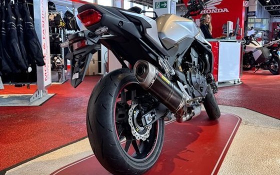 Neufahrzeug Honda CB750 Hornet - Bild 4