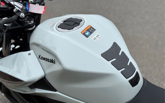 Gebrauchtmotorrad Kawasaki Z 400 - Bild 15