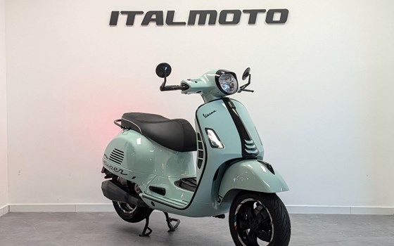 Gebrauchtmotorrad Vespa GTS 300 Super - Bild 1
