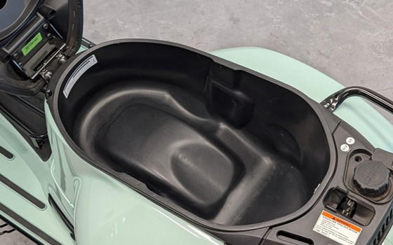 Gebrauchtmotorrad Vespa GTS 300 Super - Bild 11