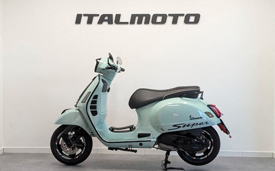 Gebrauchtmotorrad Vespa GTS 300 Super - Bild 3