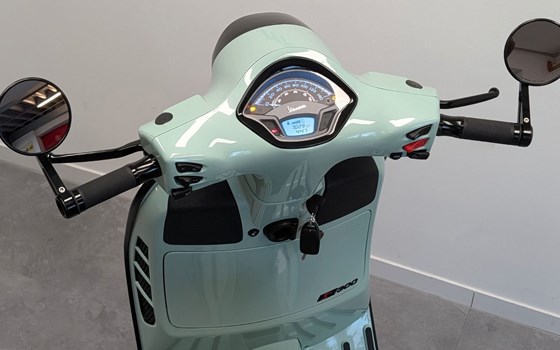 Gebrauchtmotorrad Vespa GTS 300 Super - Bild 5