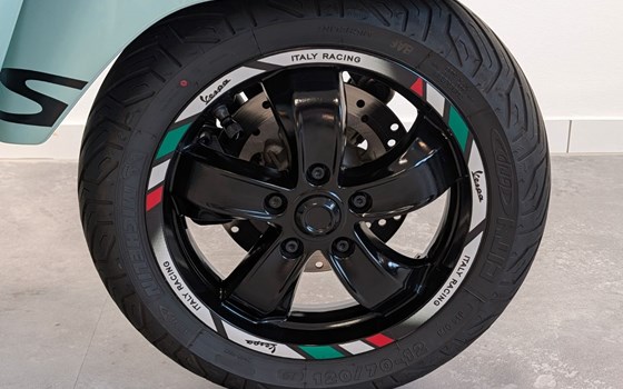 Gebrauchtmotorrad Vespa GTS 300 Super - Bild 7