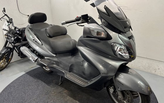 Gebrauchtmotorrad Suzuki Burgman 650 - Bild 9