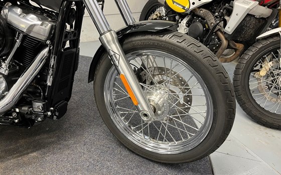 Gebrauchtmotorrad Harley-Davidson Softail Street Bob FXBB - Bild 13