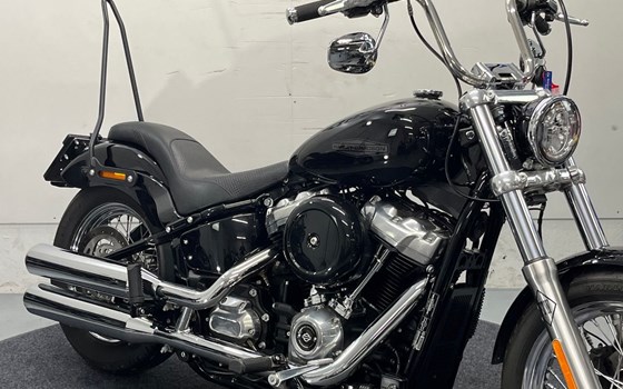 Gebrauchtmotorrad Harley-Davidson Softail Street Bob FXBB - Bild 2